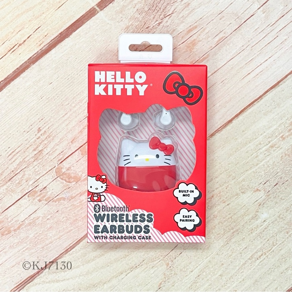 Sanrio Hello Kitty Bluetooth Wireless Earbuds W/Charging Case Red and White NIB